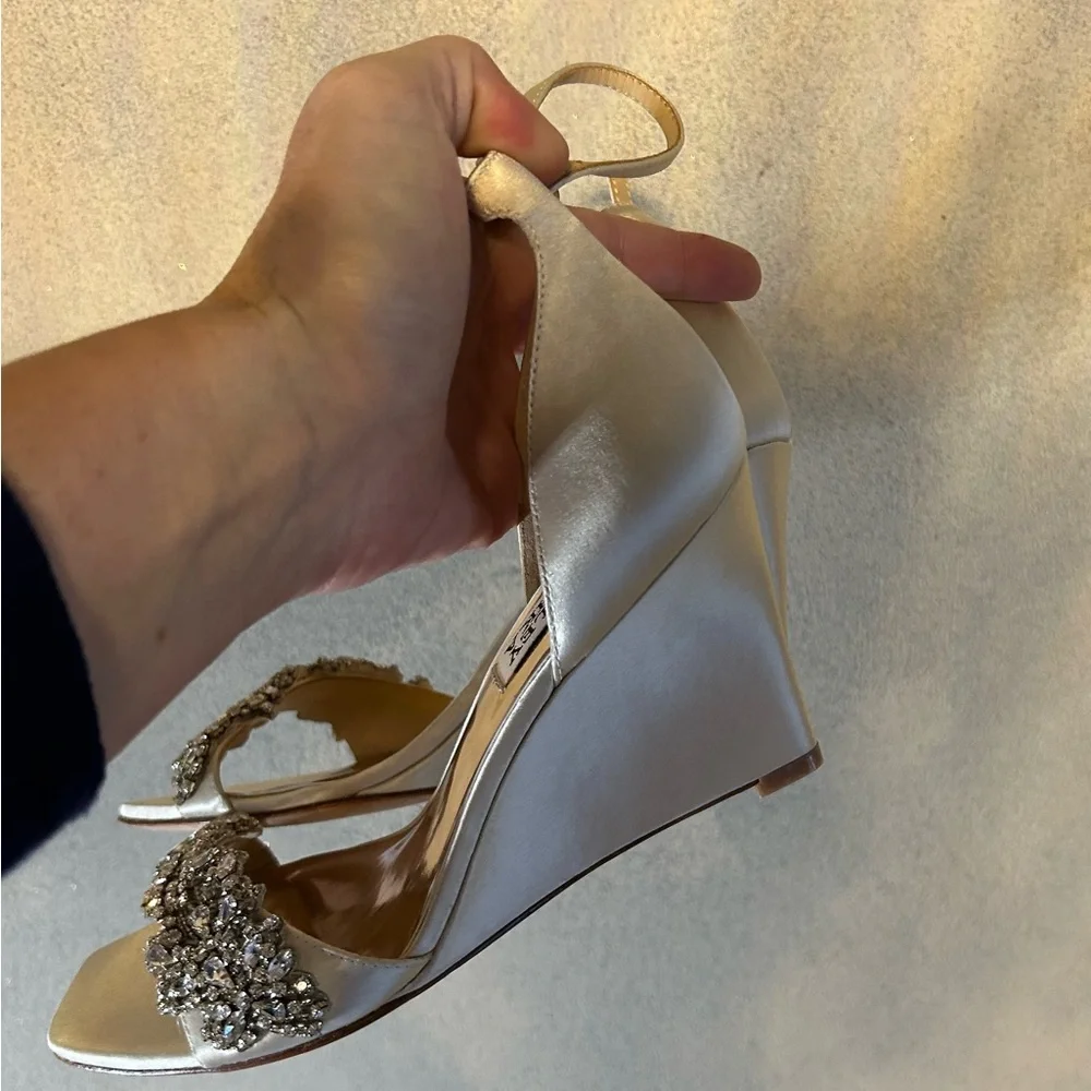 Badgley Mischka Ivory Crystal Embellished Espadrille Sandals